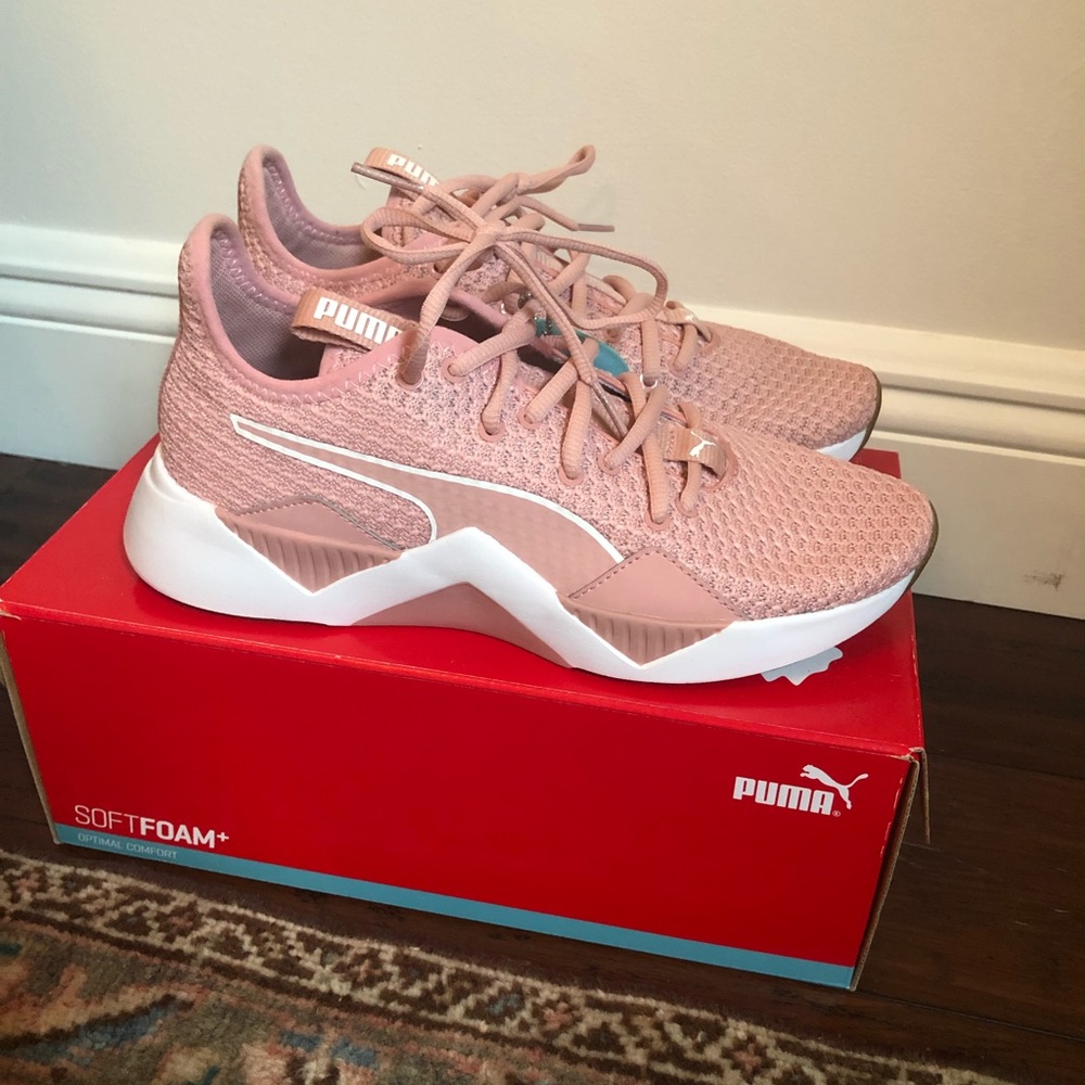 NIB Puma Blush Incite soft foam sneakers